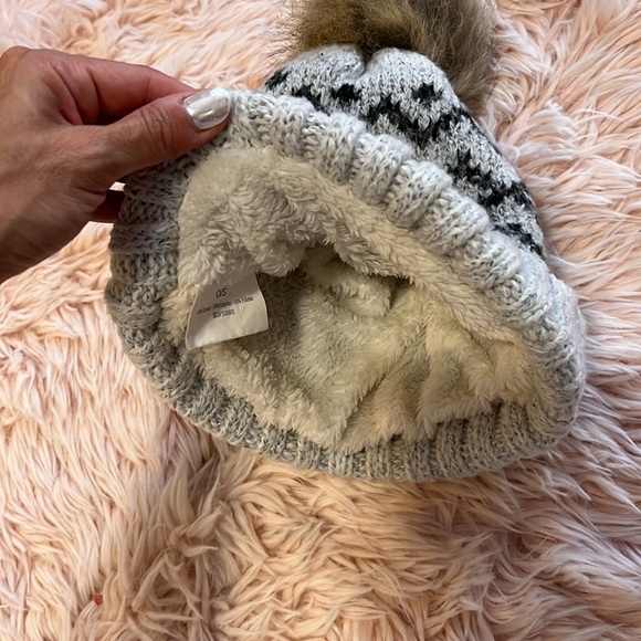 Grey knit winter toque 😍 - Picture 3 of 7